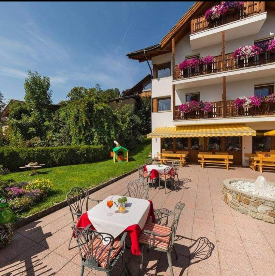 Hotel Tonnerhof Racines Eksteriør bilde