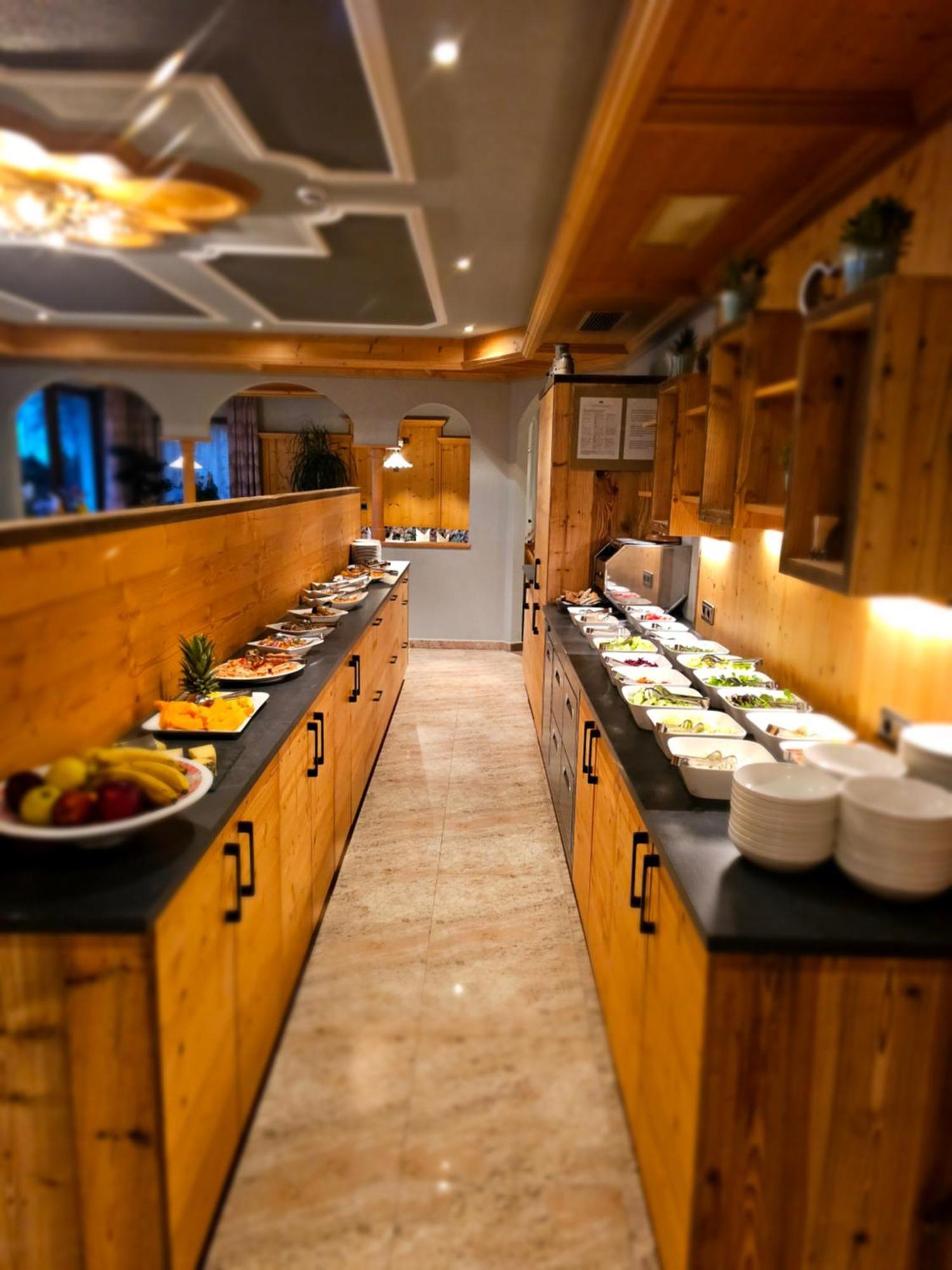 Hotel Tonnerhof Racines Eksteriør bilde